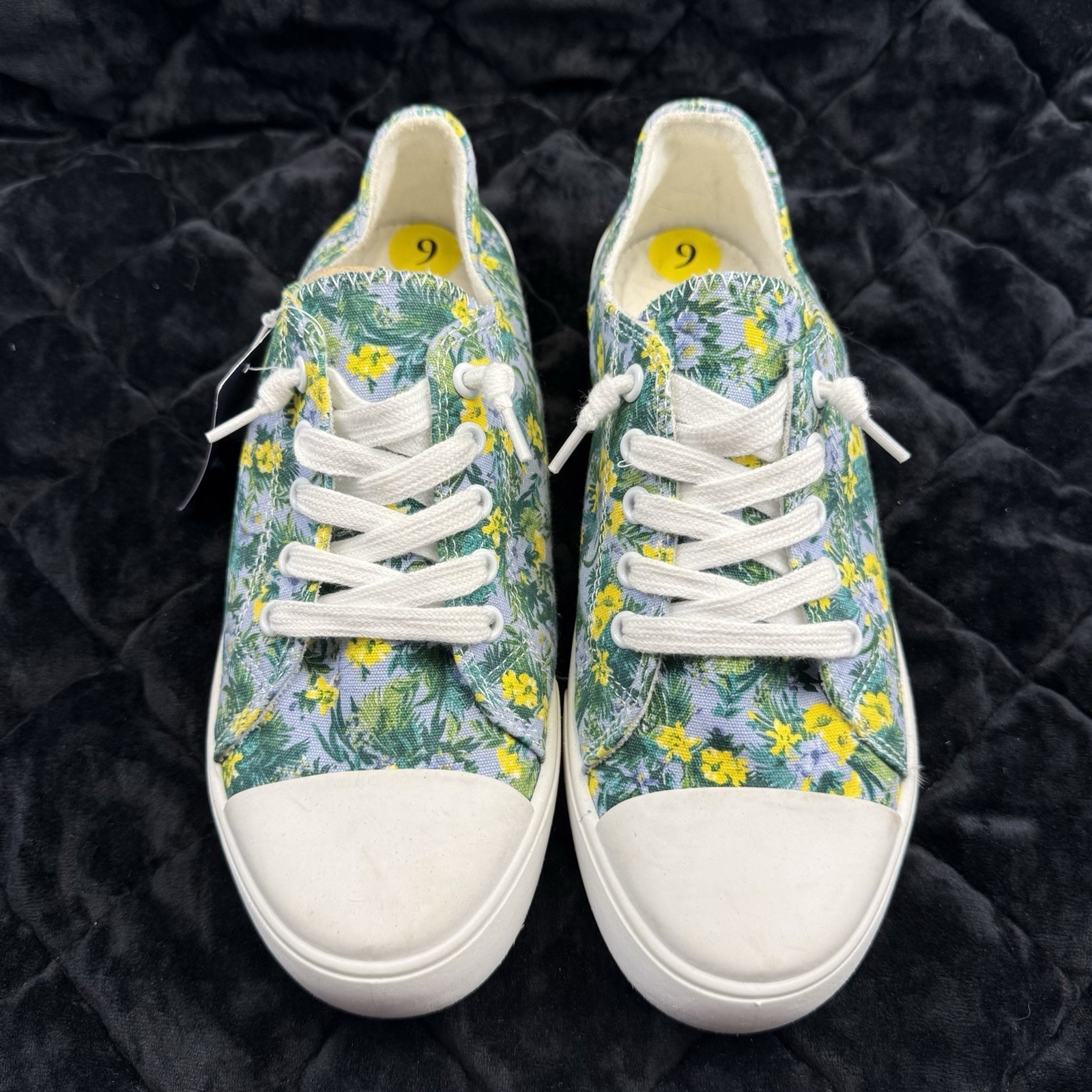 Tommy Bahama Coco Tropical Flowers Lace-Up Lightweight Canvas Shoes Sz 9 New
